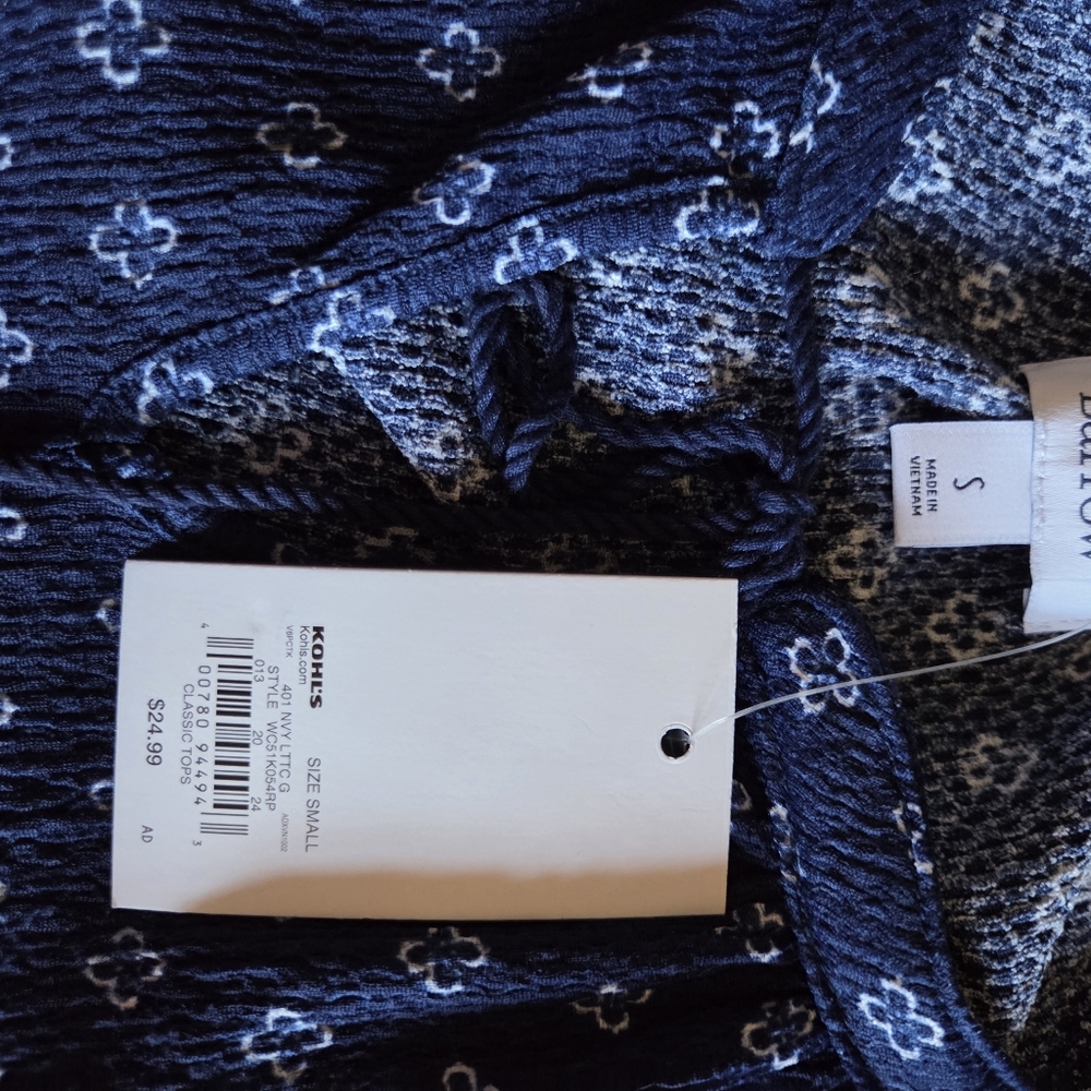 NWT WOMENS CROFT & BARROW NAVY BLUE WITH WHITE PRINT PULLOVER BLOUSE SMALL - Picture 4 of 5